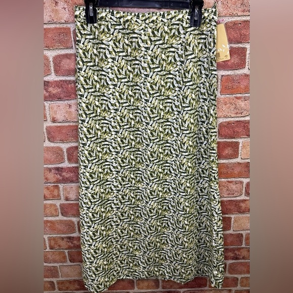 Linden Hill Dresses & Skirts - Linden hill Green Patterned Women's Skirt size M